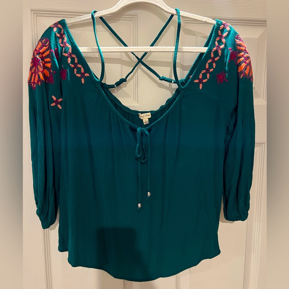 Cute summer/fall top!